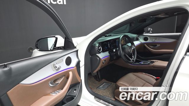 Mercedes-Benz E-Class 2021 — photo 13