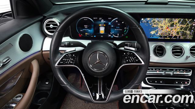 Mercedes-Benz E-Class 2021 — photo 19