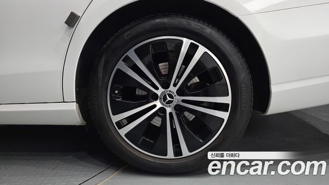 Mercedes-Benz E-Class 2021 — photo 7