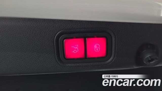 Mercedes-Benz E-Class 2021 — photo 27