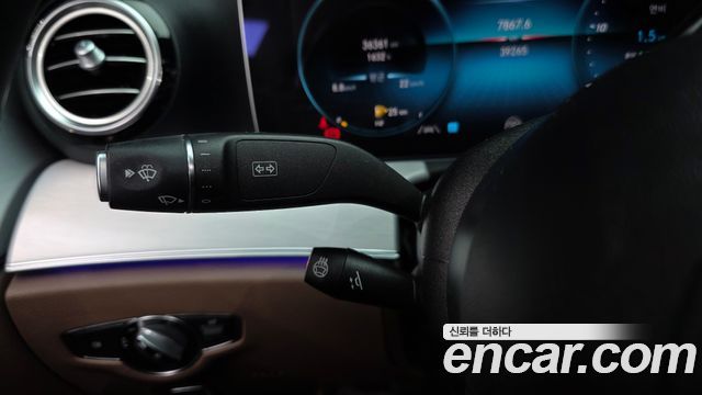 Mercedes-Benz E-Class 2021 — photo 30