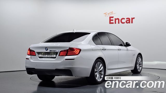 BMW 5-Series 2016 — photo 2