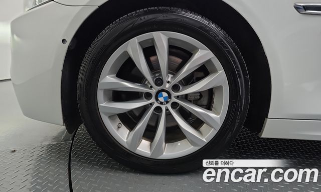BMW 5-Series 2016 — photo 5