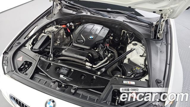 BMW 5-Series 2016 — photo 6