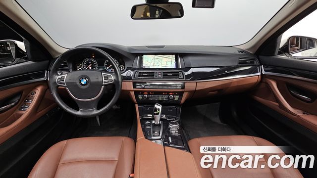 BMW 5-Series 2016 — photo 10
