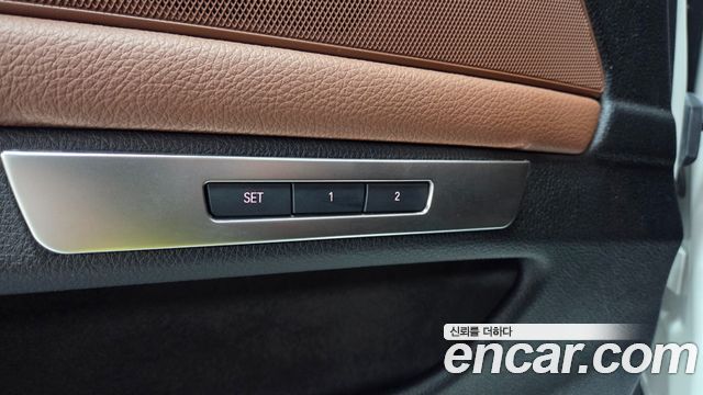 BMW 5-Series 2016 — photo 19