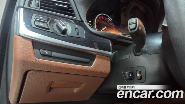 BMW 5-Series 2016 — photo 21
