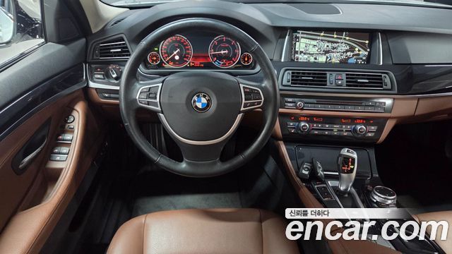 BMW 5-Series 2016 — photo 22