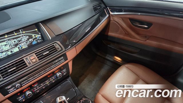 BMW 5-Series 2016 — photo 24