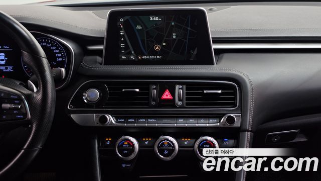 Genesis G70 2018 — photo 15