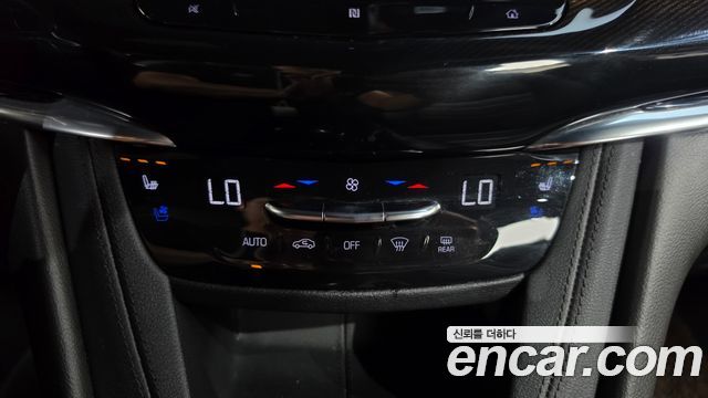 Cadillac XT6 2020 — photo 32