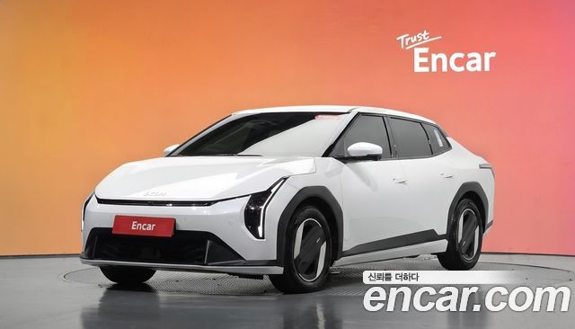 Kia EV4 2026 — photo 1