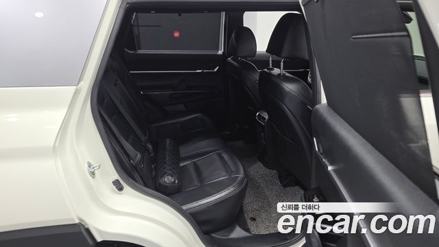 KG Mobility Torres 2023 — photo 17