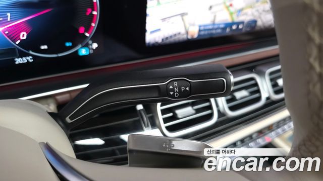 Mercedes-Benz GLS-Class 2024 — photo 9