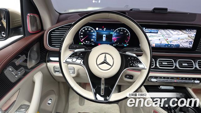 Mercedes-Benz GLS-Class 2024 — photo 13