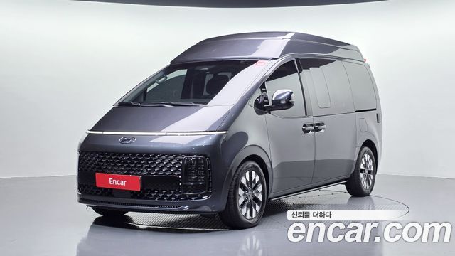 Hyundai Staria 2023 — photo 1