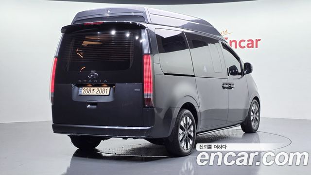 Hyundai Staria 2023 — photo 2