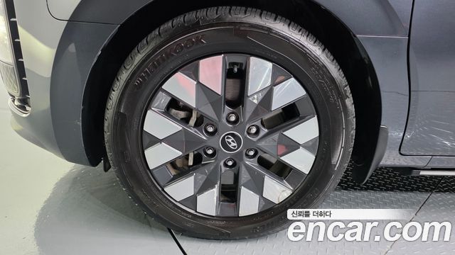 Hyundai Staria 2023 — photo 5