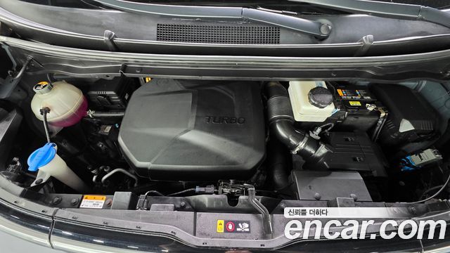Hyundai Staria 2023 — photo 6
