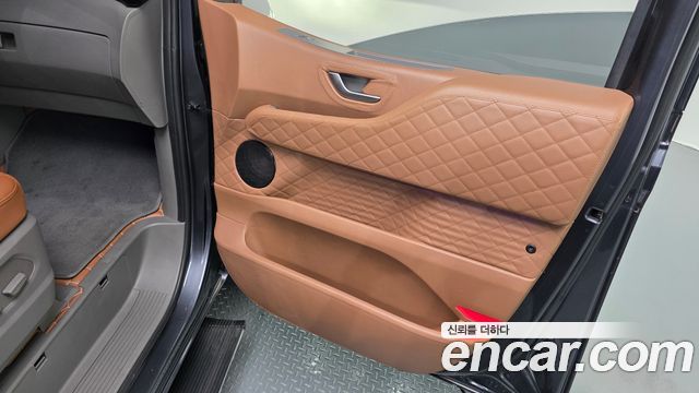 Hyundai Staria 2023 — photo 15