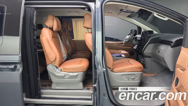 Hyundai Staria 2023 — photo 16