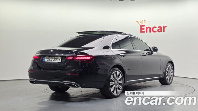 Mercedes-Benz E-Class 2021 — photo 2