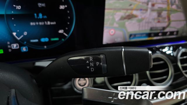 Mercedes-Benz E-Class 2021 — photo 9