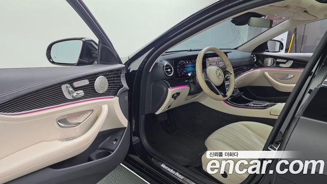 Mercedes-Benz E-Class 2021 — photo 10