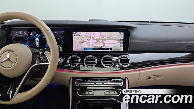 Mercedes-Benz E-Class 2021 — photo 14