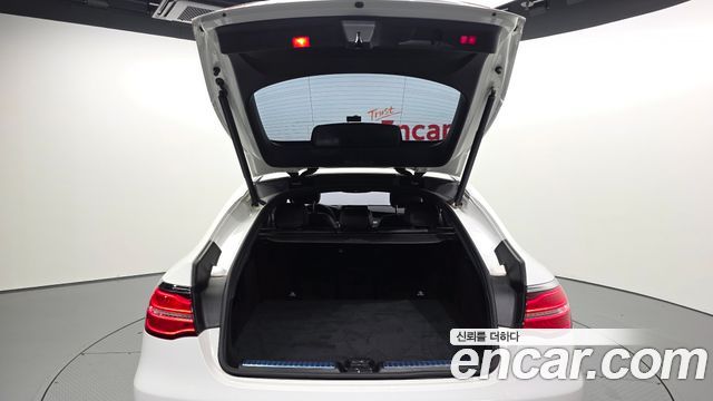 Mercedes-Benz GLC-Class 2019 — photo 26