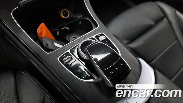 Mercedes-Benz GLC-Class 2019 — photo 30