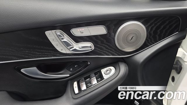 Mercedes-Benz GLC-Class 2019 — photo 31