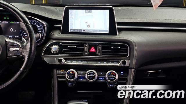 Genesis G70 2018 — photo 20