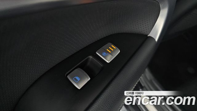 Genesis G70 2018 — photo 25
