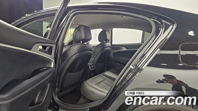 Genesis G70 2018 — photo 16