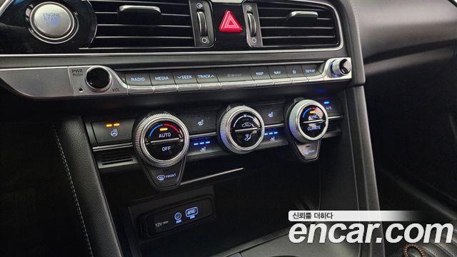 Genesis G70 2018 — photo 31