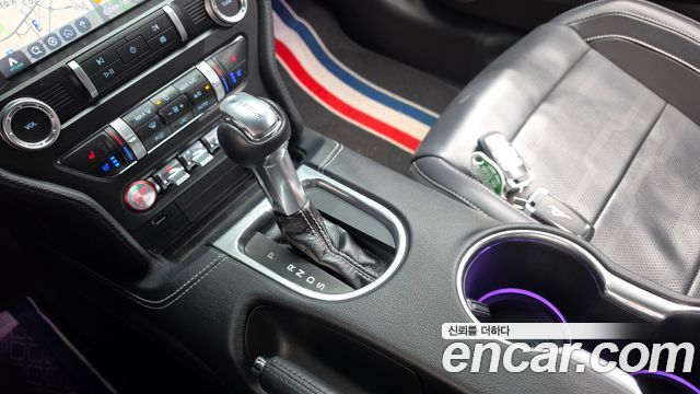 Ford Mustang 2019 — photo 12