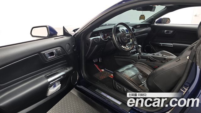 Ford Mustang 2019 — photo 13