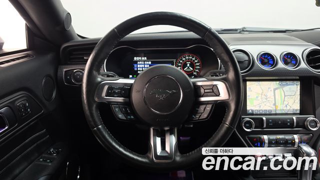 Ford Mustang 2019 — photo 19