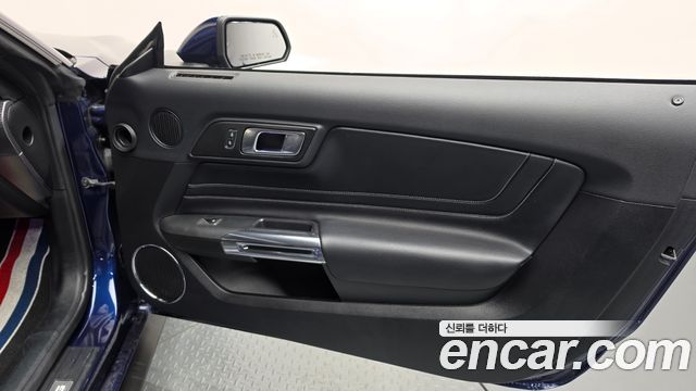 Ford Mustang 2019 — photo 14