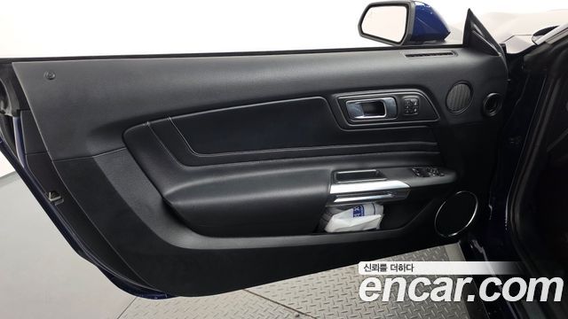 Ford Mustang 2019 — photo 15