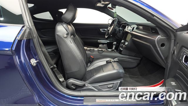 Ford Mustang 2019 — photo 16