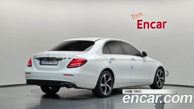 Mercedes-Benz E-Class 2020 — photo 2