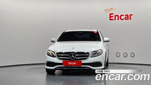 Mercedes-Benz E-Class 2020 — photo 3