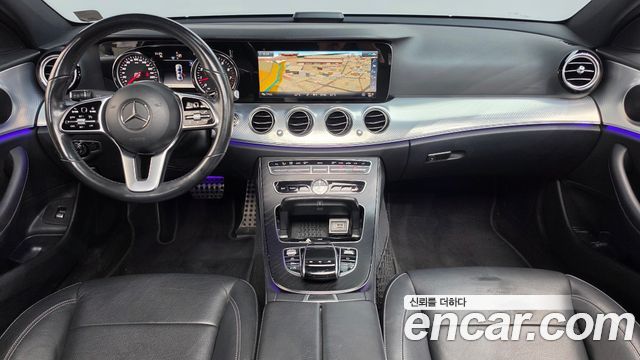 Mercedes-Benz E-Class 2020 — photo 10