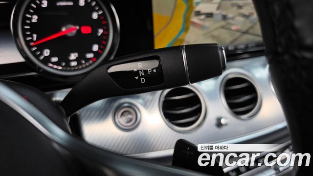 Mercedes-Benz E-Class 2020 — photo 12