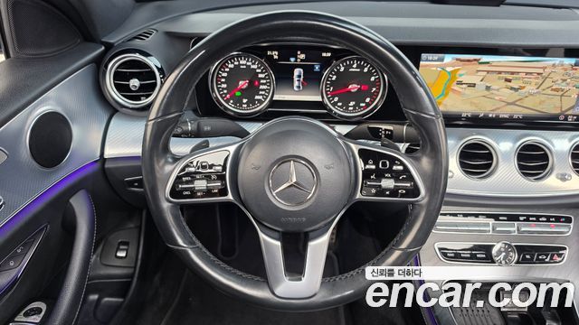 Mercedes-Benz E-Class 2020 — photo 19