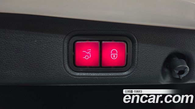 Mercedes-Benz E-Class 2020 — photo 23