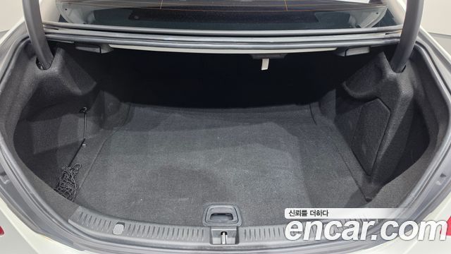Mercedes-Benz E-Class 2020 — photo 24