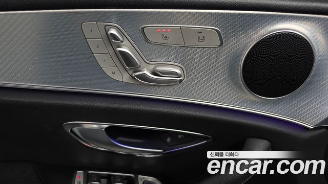 Mercedes-Benz E-Class 2020 — photo 25